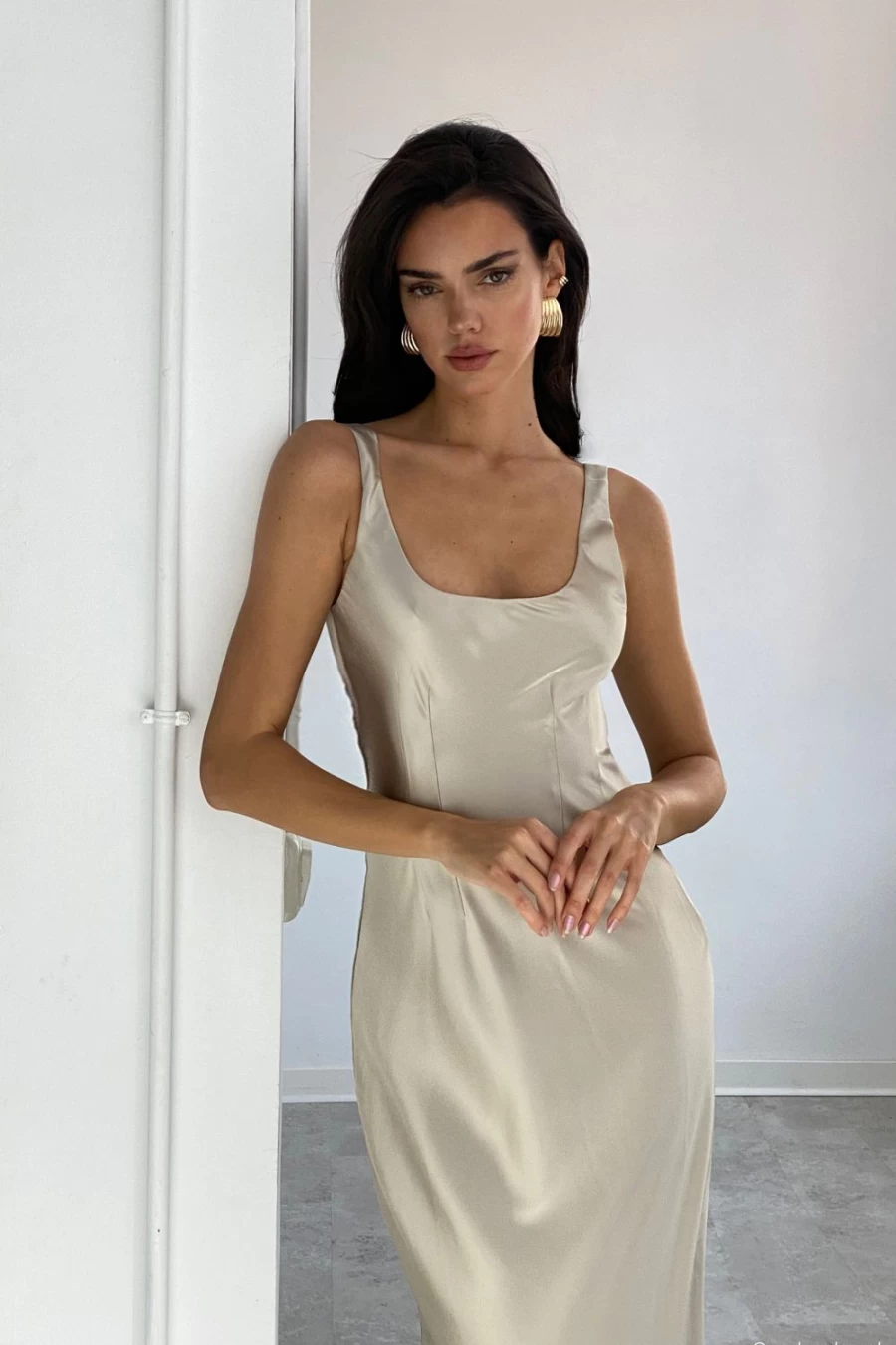 MESHKI Women's Arora Dress - Elegant and Stylish Fashion for Women