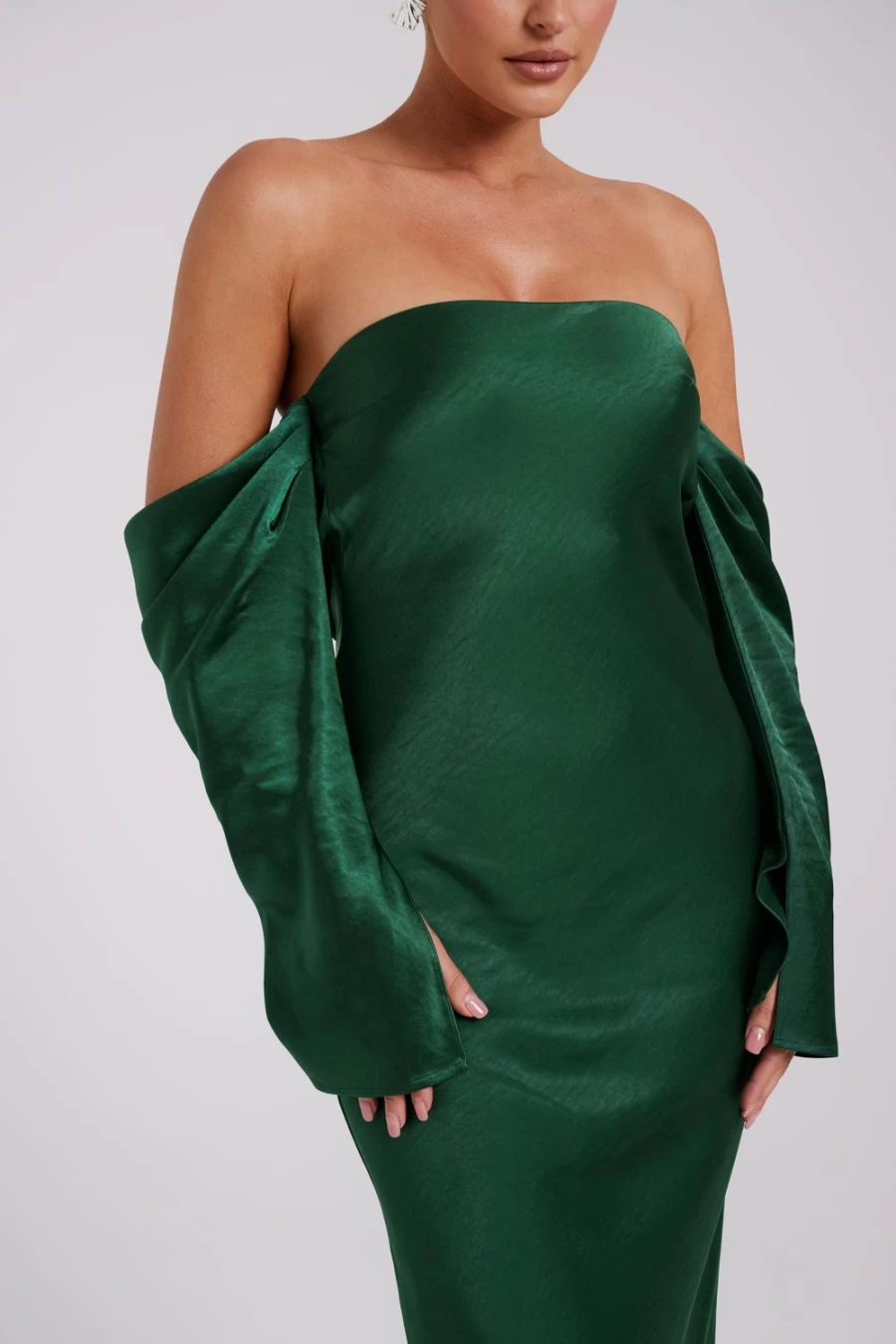 MESHKI Women's Vee Elegant Top for Stylish Outfits